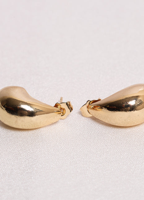 Elegant Gold Filled Stud Earrings – Minimalist Polished Design